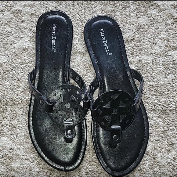 Pierre Dumas Shoes - Women’s Black Thong Sandals Size 8.5